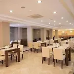 Hotel Mom İzmir