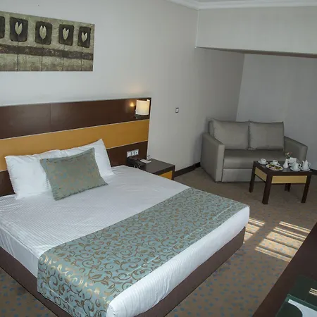 Mom Otel