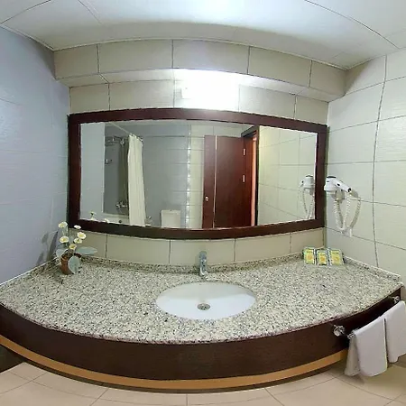 موم 4*