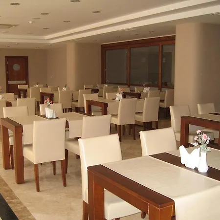 Mom Otel İzmir