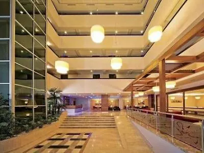 Hotell Mom Izmir