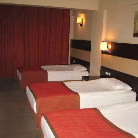 Mom Otel İzmir