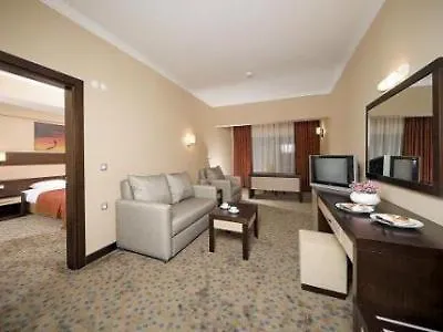 Otel Mom İzmir