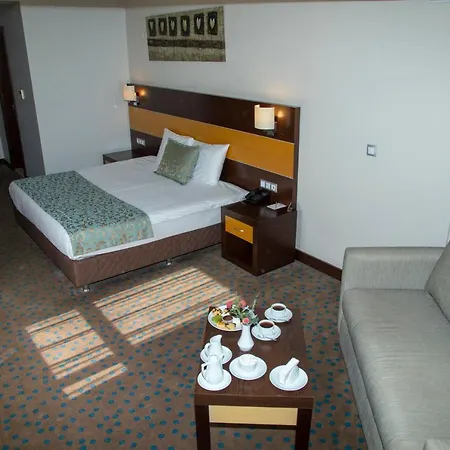 موم 4*