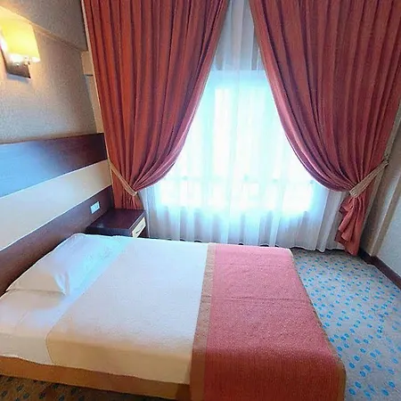 موم 4*