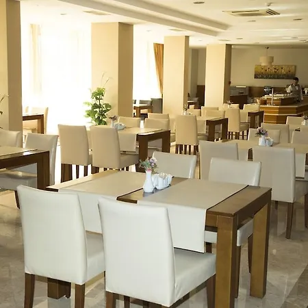 Hotel Mom Izmir