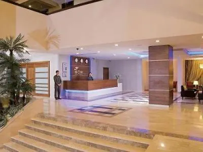 Hotel Mom