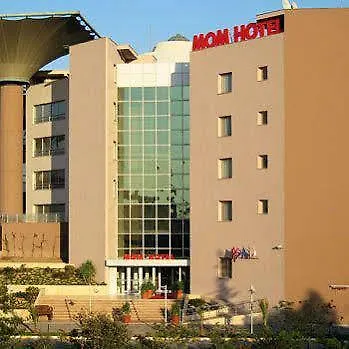 Hotell Mom 4*